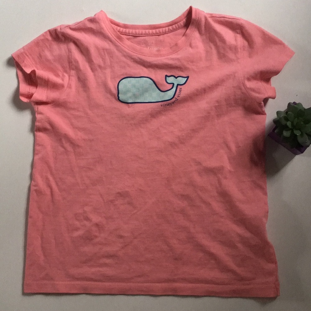 VINEYARD VINES CORAL AND BLUE TEE